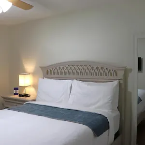 Hidden Sapphire-apartment With Kitchen And Laundry Lakeland